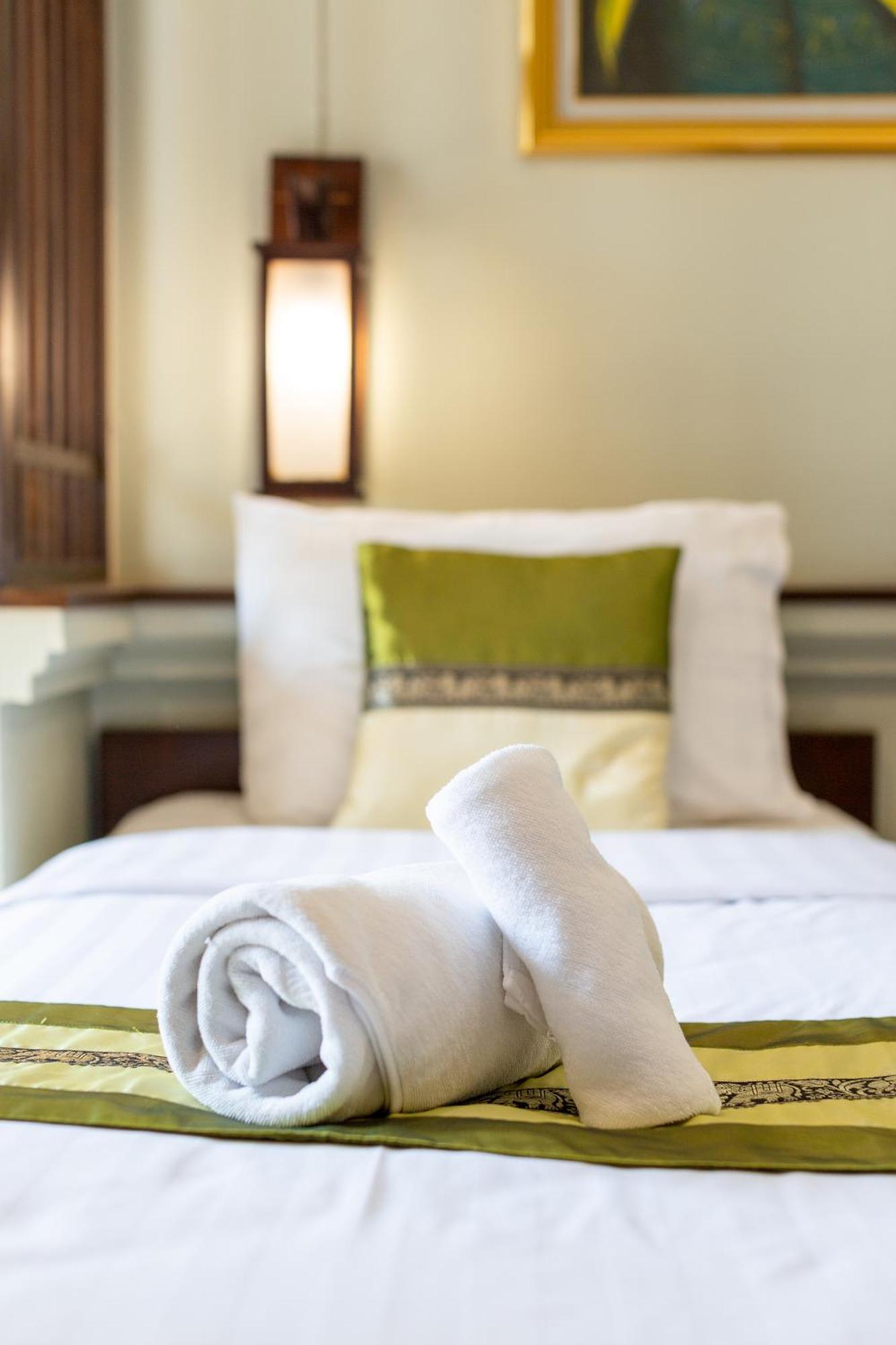 Huen Hug Chiang Mai Hotel Bagian luar foto