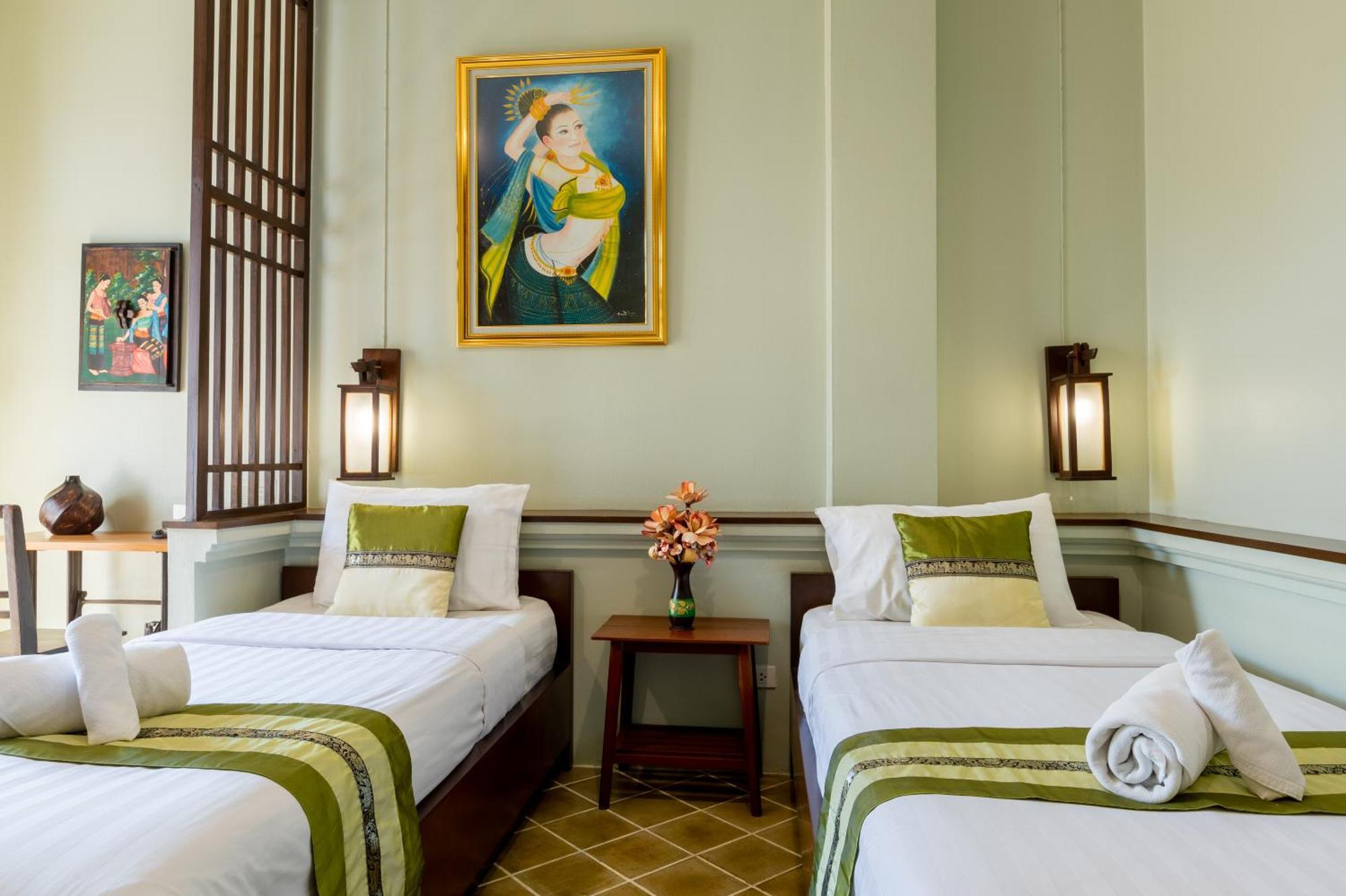 Huen Hug Chiang Mai Hotel Bagian luar foto
