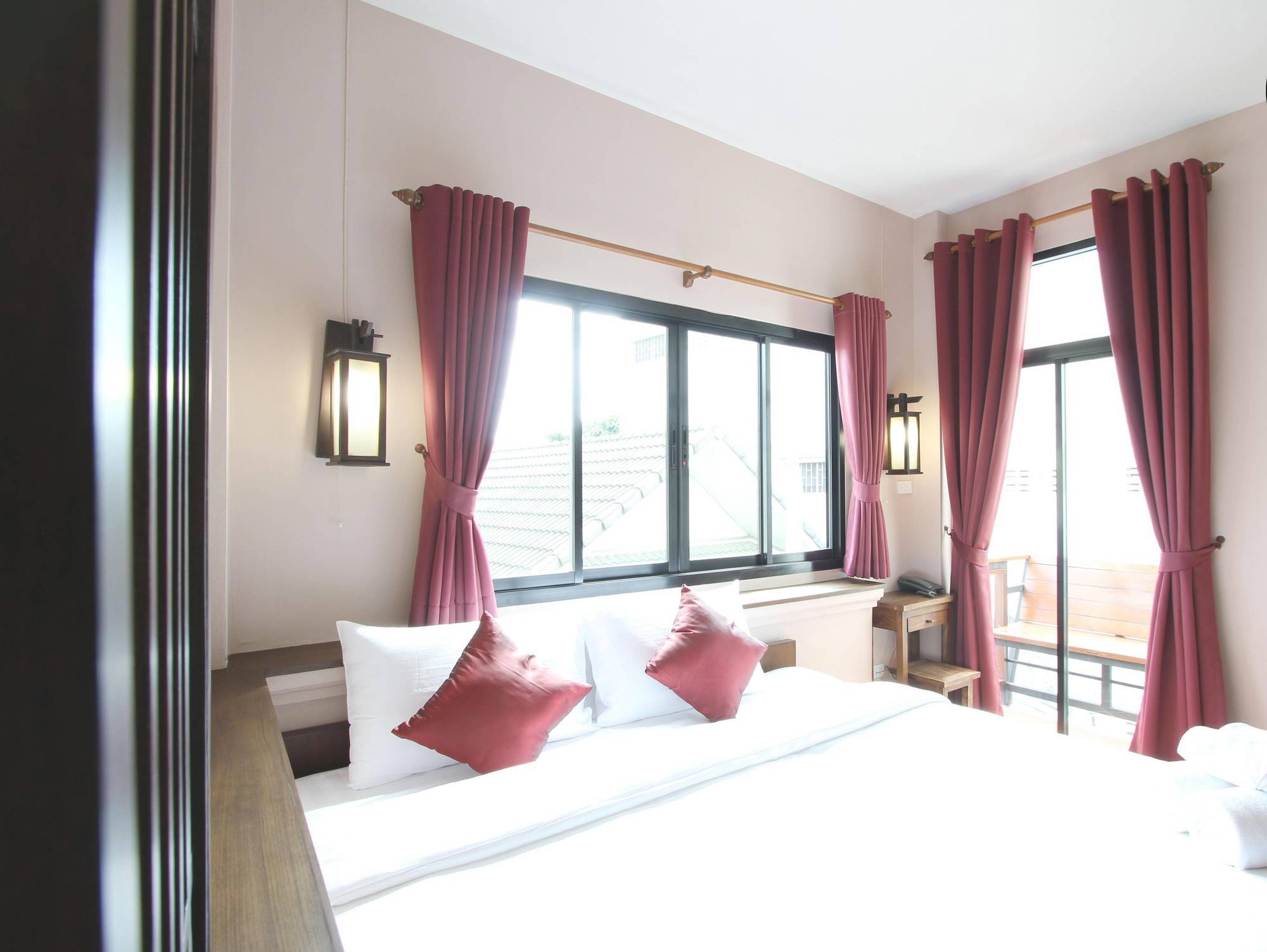Huen Hug Chiang Mai Hotel Bagian luar foto
